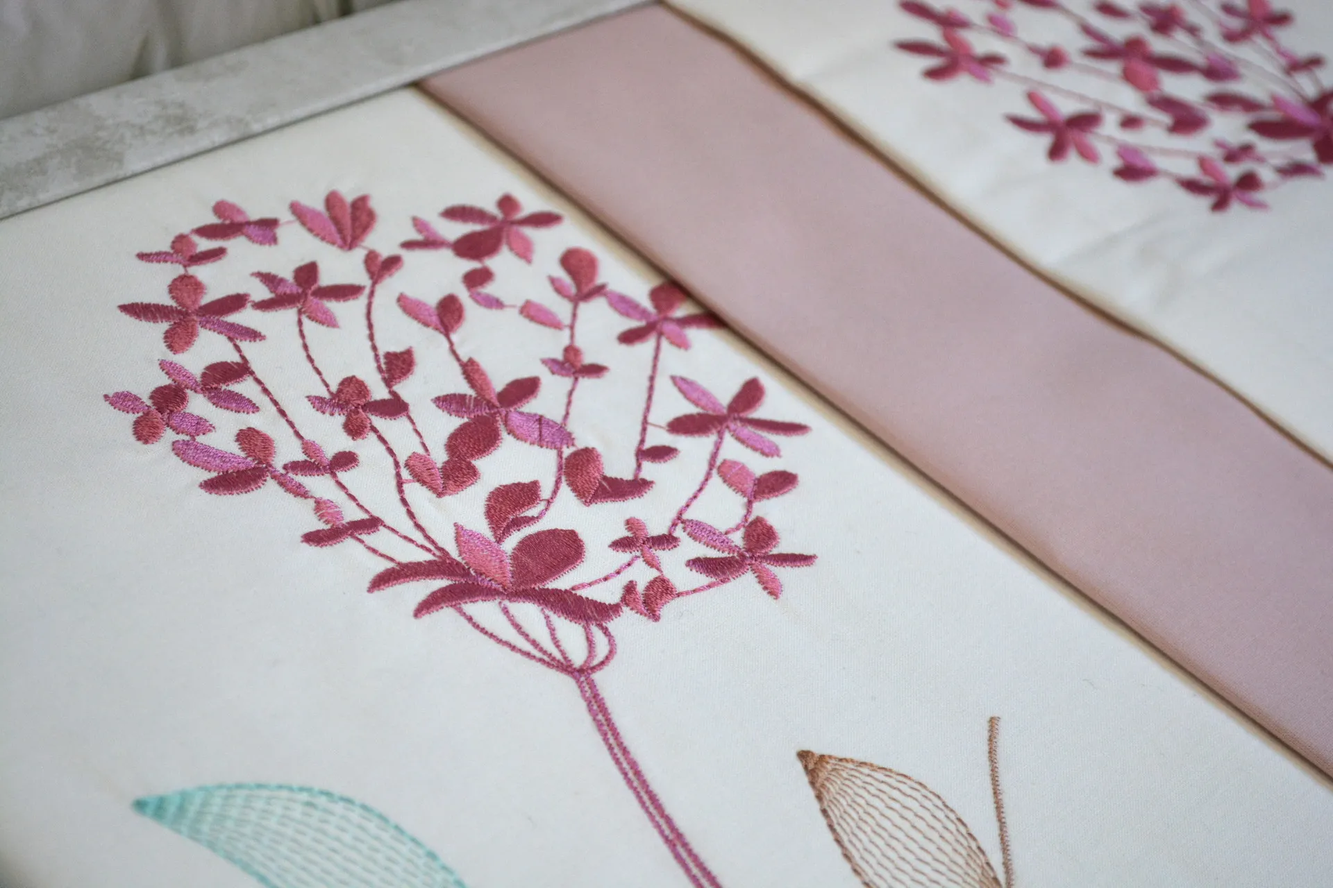Постільна білизна Poplin 200 × 220 см (євро) Camelia Ekru від Maribor - Зображення 3