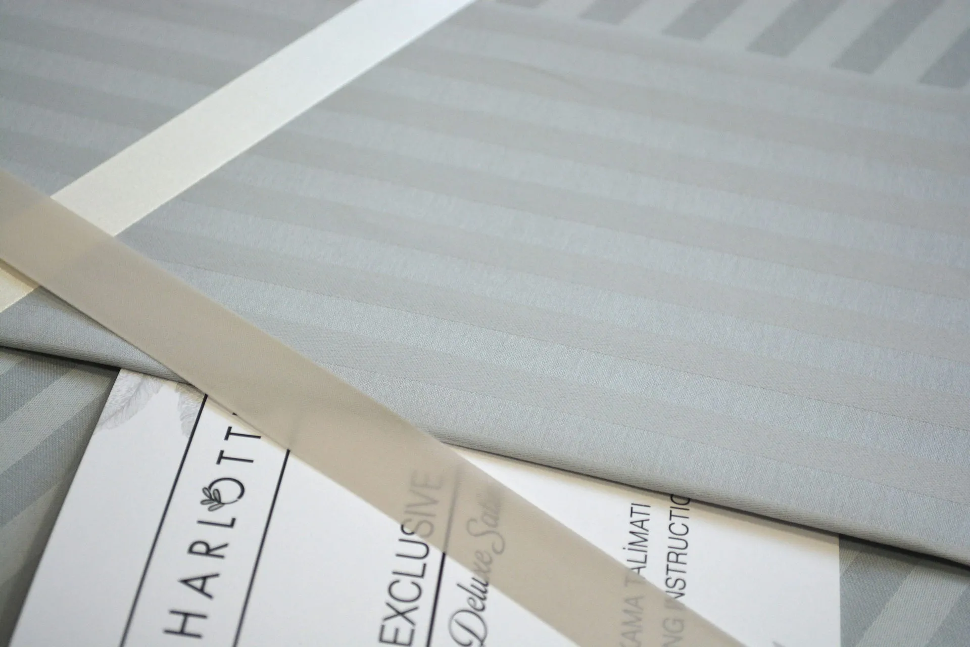 Постільна білизна Stripe Satin 200 × 220 см (євро) Silver від Charlotte - Зображення 2