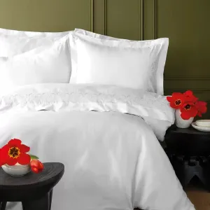 Комплект постільної білизни Embroidered Satin 200 × 220 см (євро) Clare від Issimo