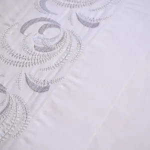 Alternative view of Комплект постільної білизни Embroidered Satin 200 × 220 см (євро) Clare від Issimo