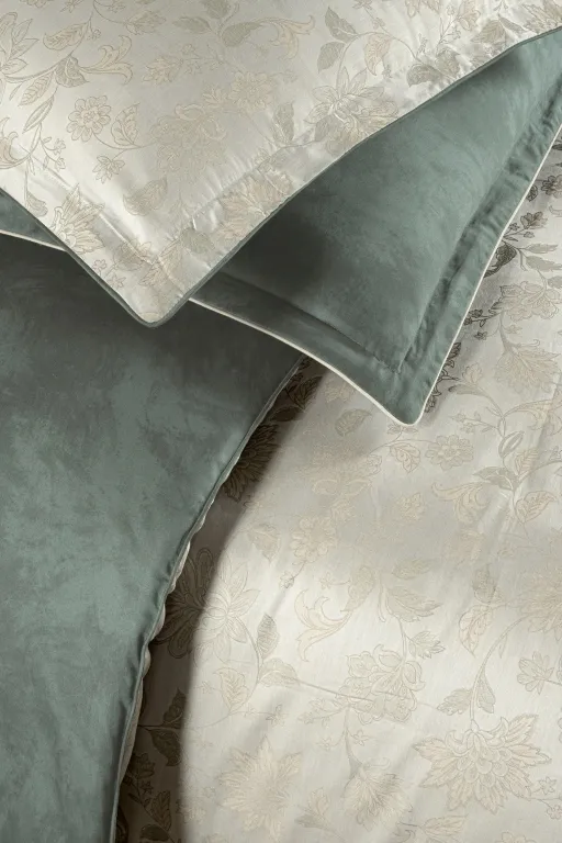 Постільна білизна Mona Premium Satin 300TC 200 × 220 см (євро) Edesa Beige від La Romano - Зображення 5