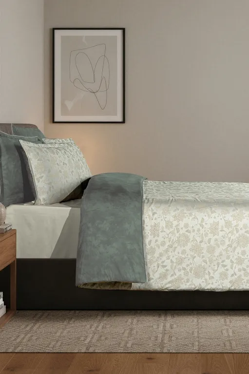 Постільна білизна Mona Premium Satin 300TC 200 × 220 см (євро) Edesa Beige від La Romano - Зображення 2