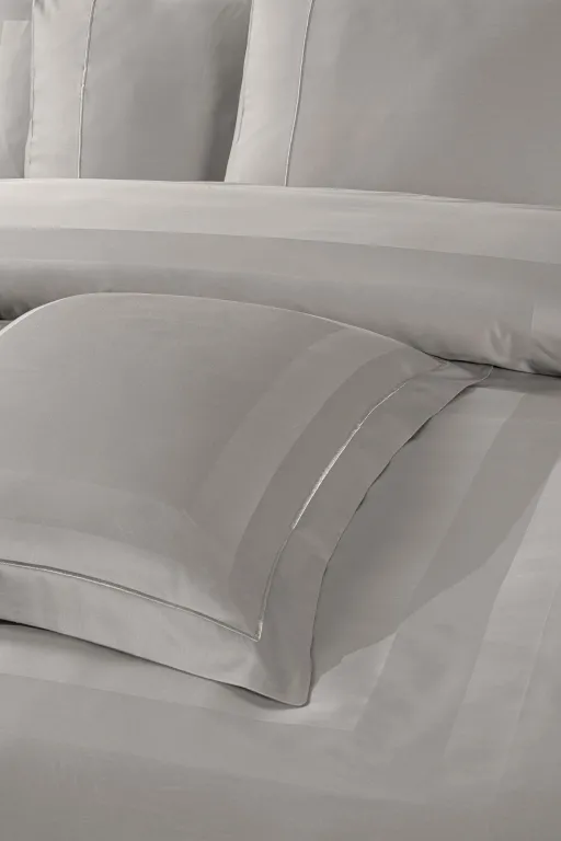 Постільна білизна Mona Premium Satin 300TC 200 × 220 см (євро) Montova Ash від La Romano - Зображення 4