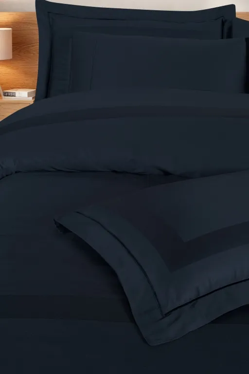 Постільна білизна Mona Premium Satin 300TC 200 × 220 см (євро) Montova Navy Blue від La Romano - Зображення 4