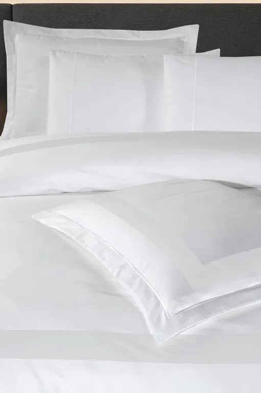 Постільна білизна Mona Premium Satin 300TC 200 × 220 см (євро) Montova White від La Romano - Зображення 6