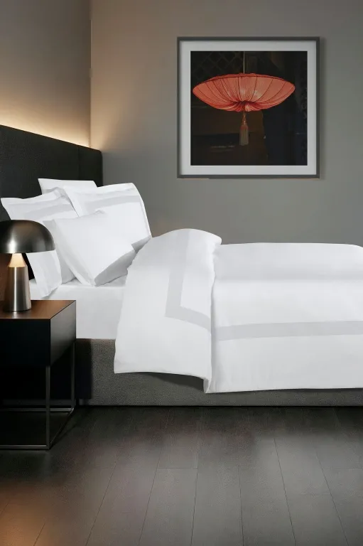 Постільна білизна Mona Premium Satin 300TC 200 × 220 см (євро) Montova White від La Romano - Зображення 2