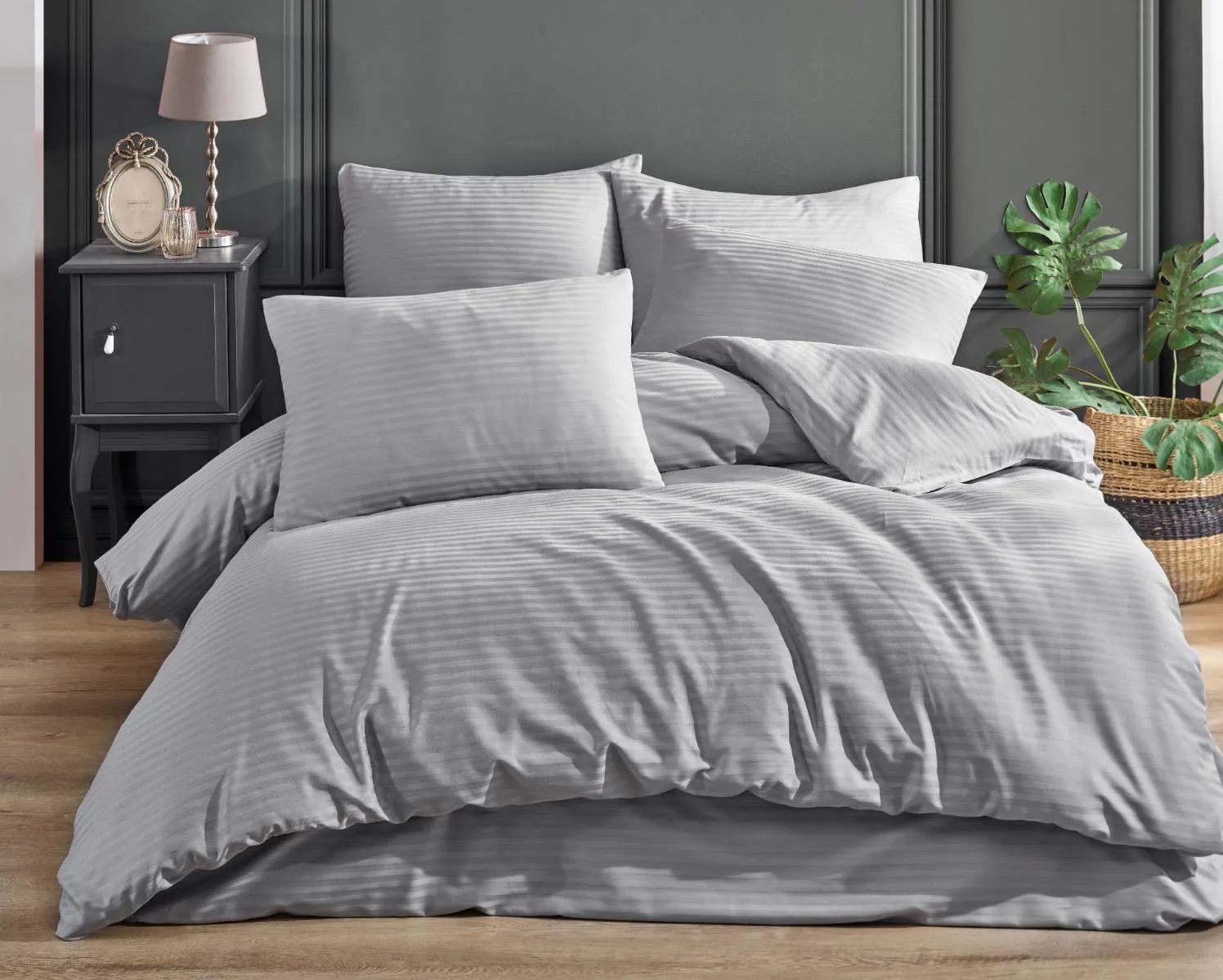 Постільна білизна Stripe Satin 200 × 220 см (євро) Silver від Charlotte