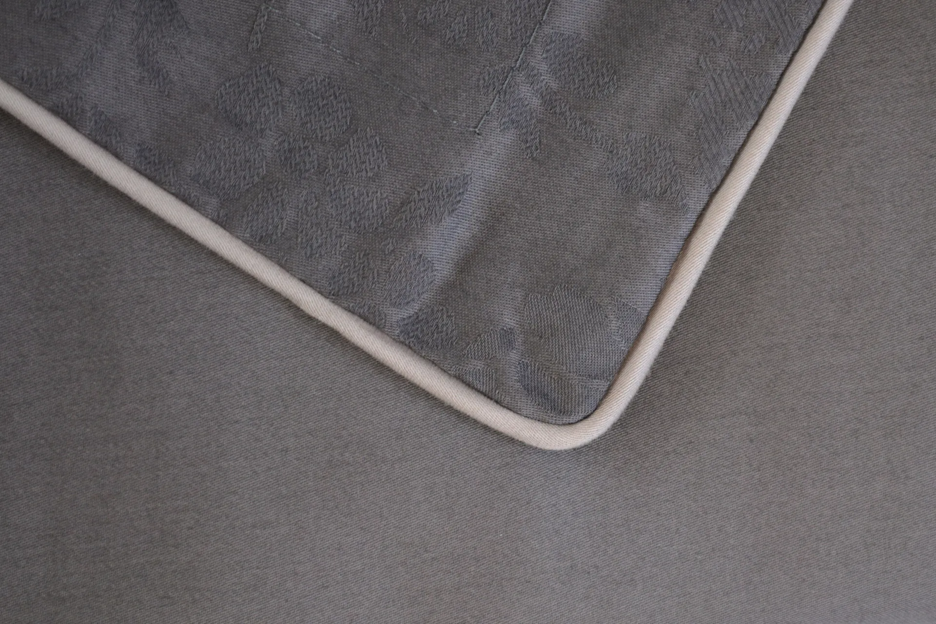 Постільна білизна Premium Satin 200 × 220 см (євро) Tracy Steel Grey від La Romano - Зображення 3