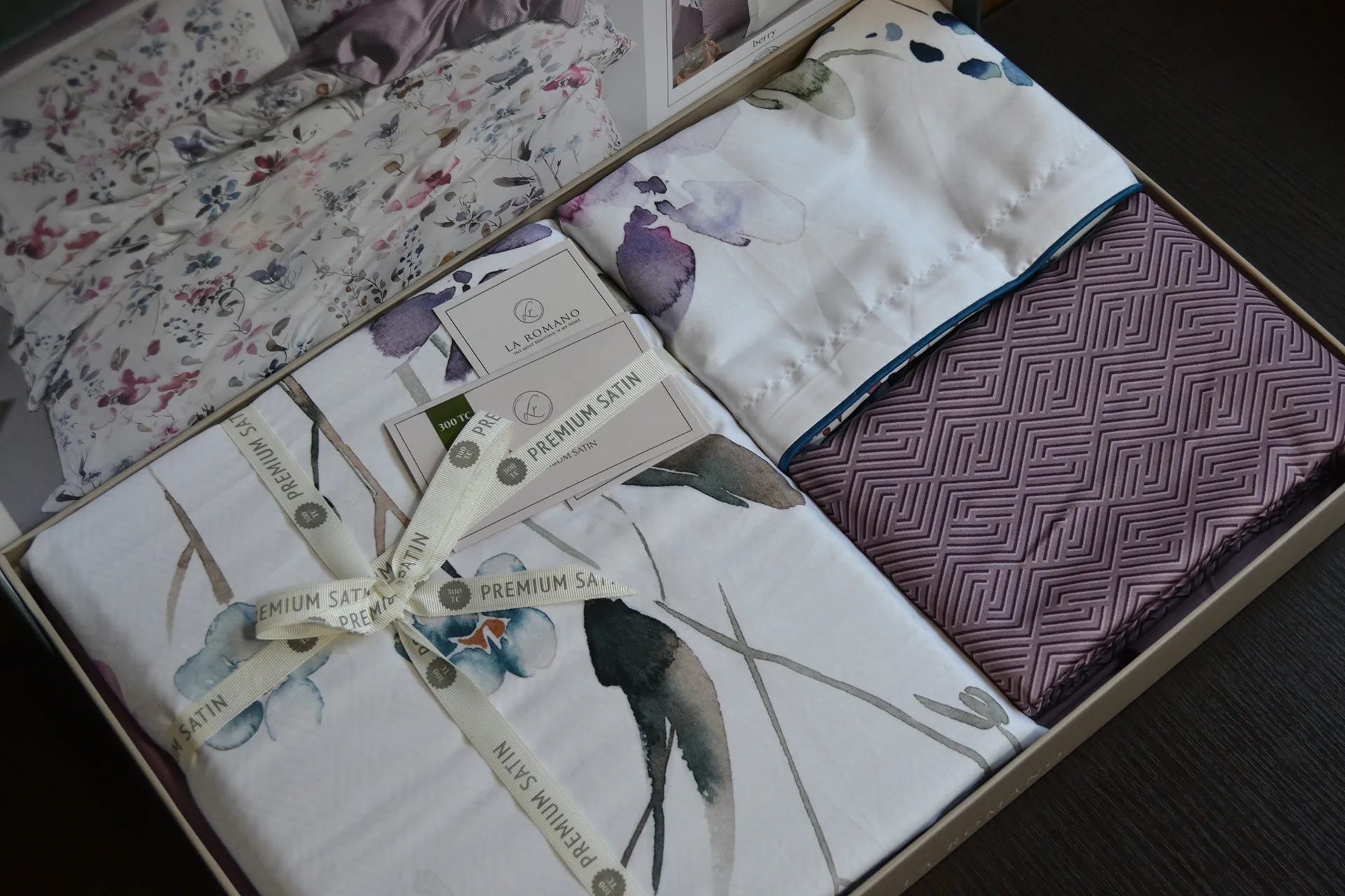 Постільна білизна Premium Satin 200 × 220 см (євро) Delcina Berry від La Romano - Зображення 4