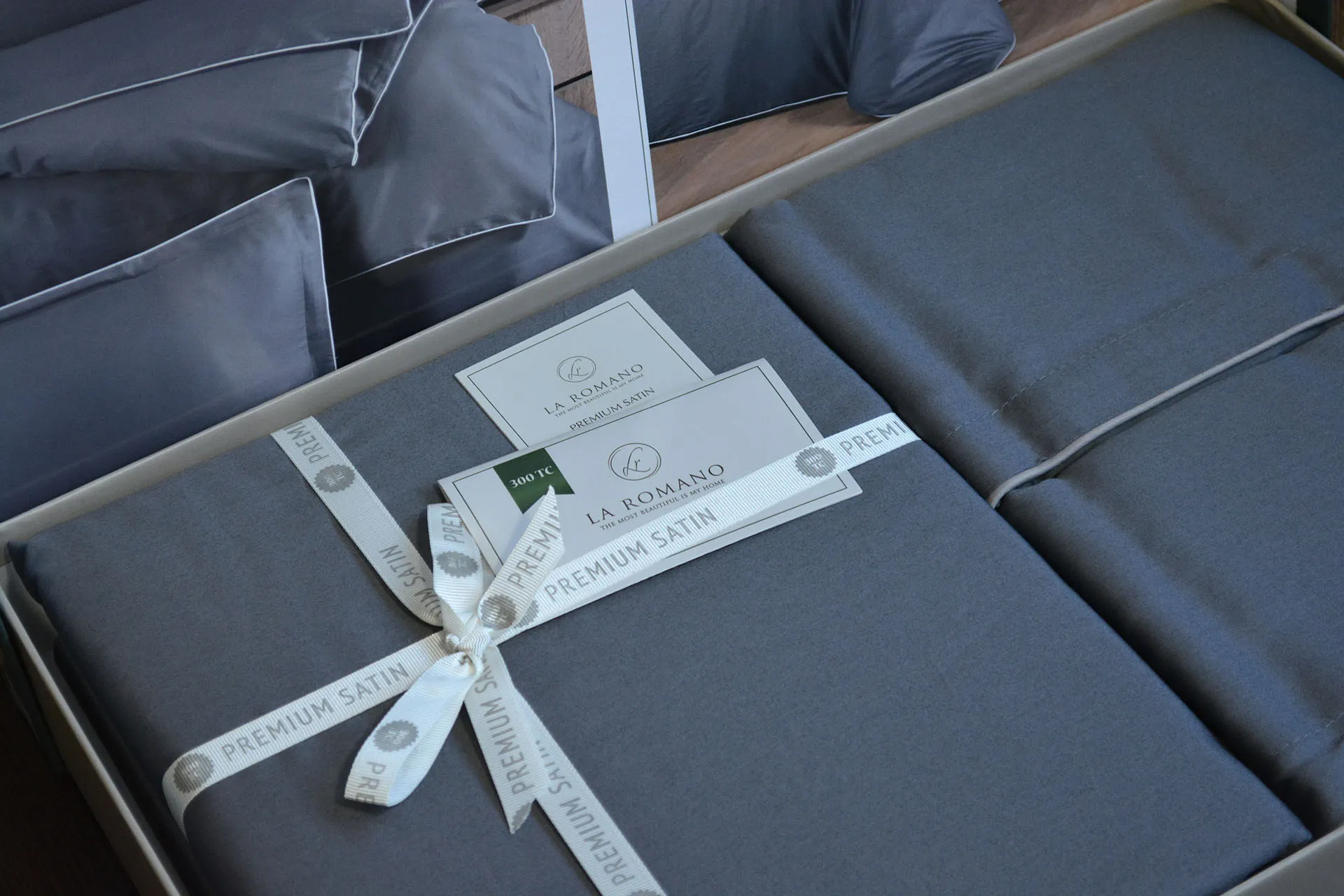Постільна білизна Premium Satin 200 × 220 см (євро) Lucca Grey від La Romano - Зображення 4